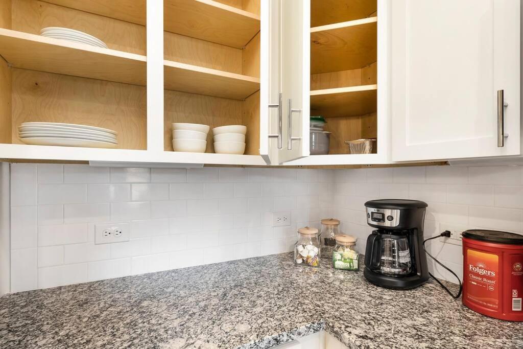 Stylish New Condo In Concord Exterior foto