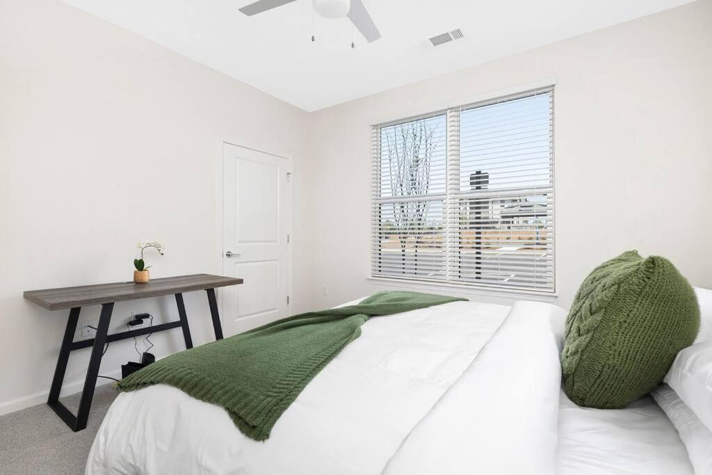 Stylish New Condo In Concord Exterior foto